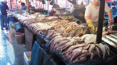 大連蝦爬子等小海鮮價漲三四成，市場供需失衡引發關注